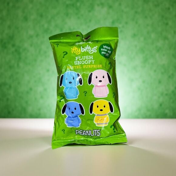 NIP Hallmark Itty Bittys Plush Peanuts Snoopy Pastel Surprise Sealed Blind Bag - Picture 1 of 4